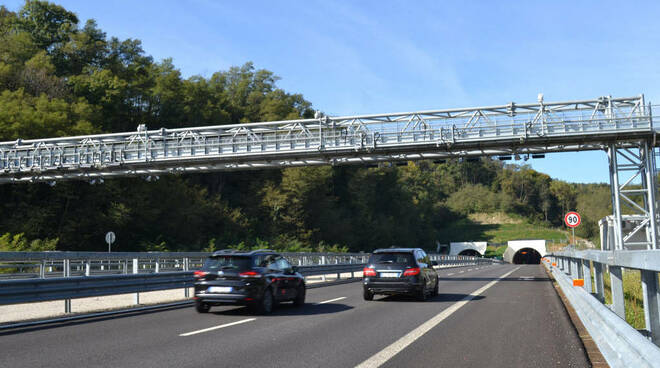 Pedemontana e Telepass che non funziona: Striscia la Notizia a Mozzate